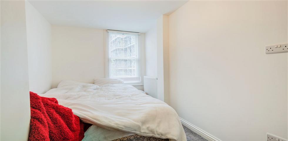 			2 Bedroom, 1 bath, 1 reception Apartment			 Sumatra Road, WEST HAMPSTEAD
